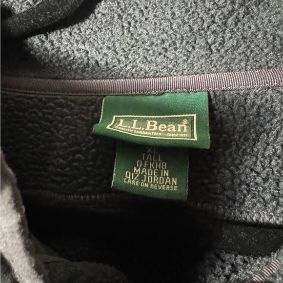 L.L. Bean Black Fleece Jacket - Picture 3 of 4